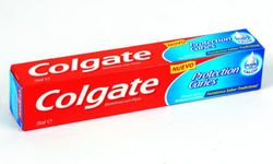 Colgate Fam. 75 Fluor/Calcium Blanc