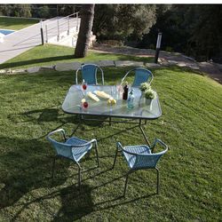 Ensemble de terrasse de base. Table Basique En Acier 142X90 Cm